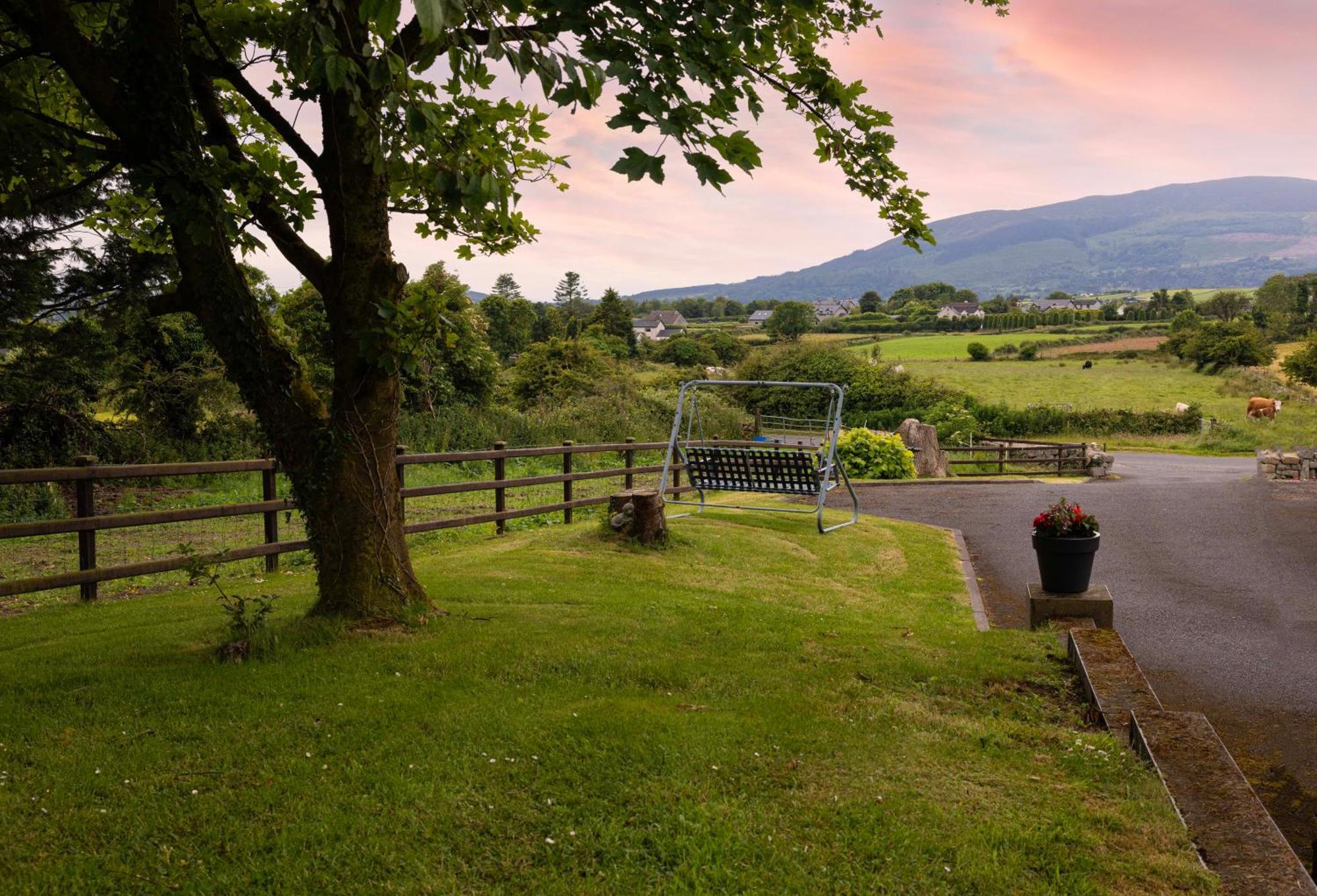Mountain Nest At The Foot Of Slieve Gullion Apartment Cloghoge Exterior photo